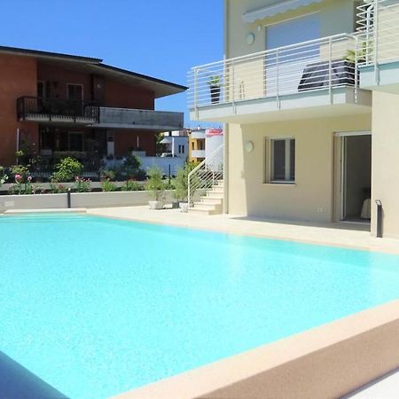 Holiday House Al Porto View Lake Пескьера-дель-Гарда Экстерьер фото