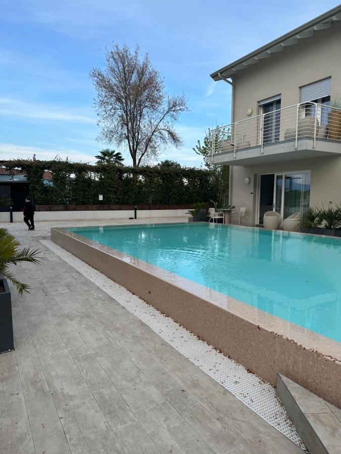 Holiday House Al Porto View Lake Пескьера-дель-Гарда Экстерьер фото
