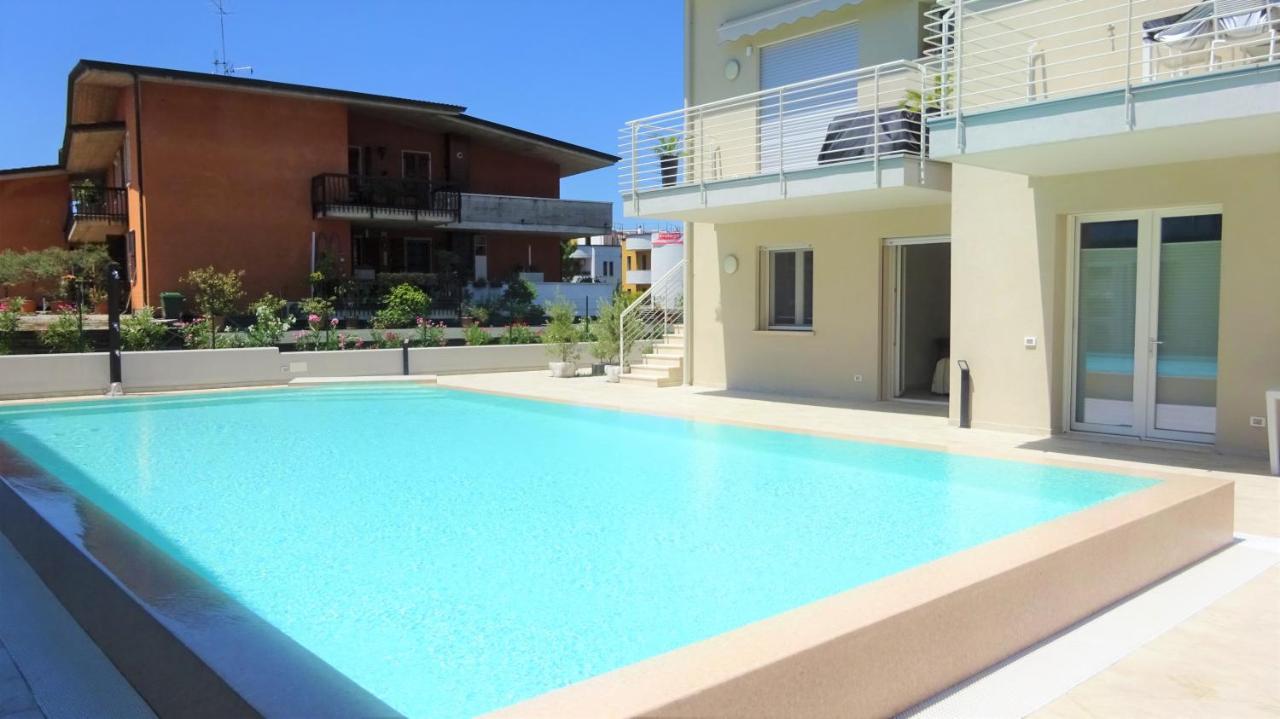 Holiday House Al Porto View Lake Пескьера-дель-Гарда Экстерьер фото