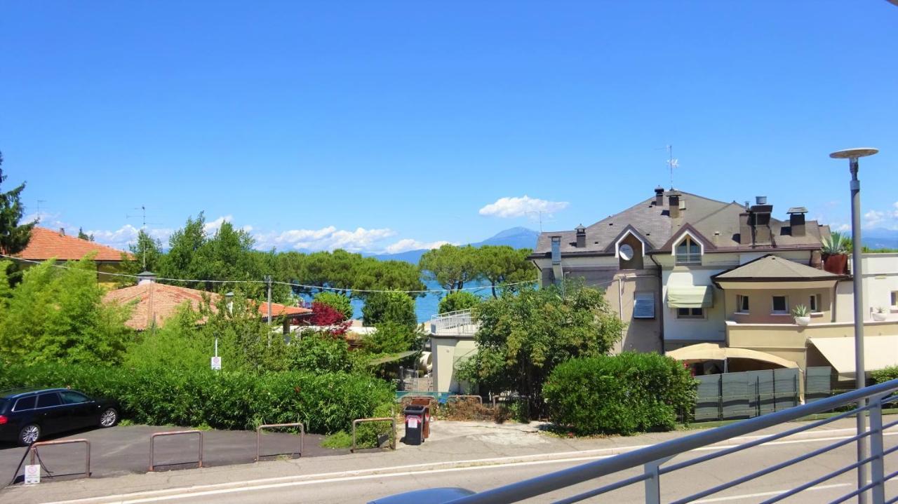 Holiday House Al Porto View Lake Пескьера-дель-Гарда Экстерьер фото
