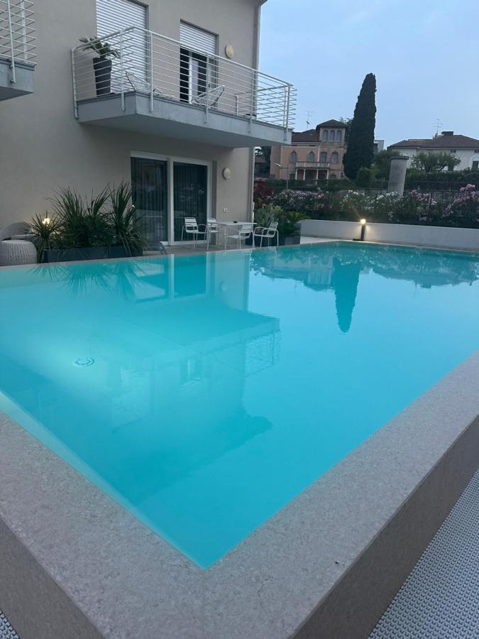 Holiday House Al Porto View Lake Пескьера-дель-Гарда Экстерьер фото